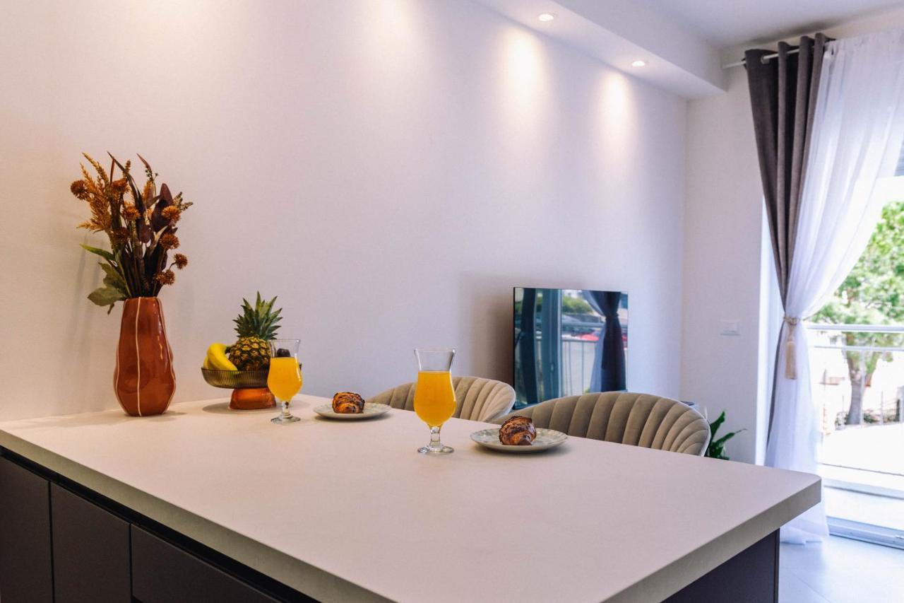 Brand New & Comfort Apartment L & L ,Free Parking + Close To Beach 두브로브니크 외부 사진