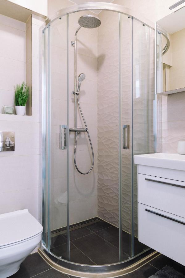 Brand New & Comfort Apartment L & L ,Free Parking + Close To Beach 두브로브니크 외부 사진